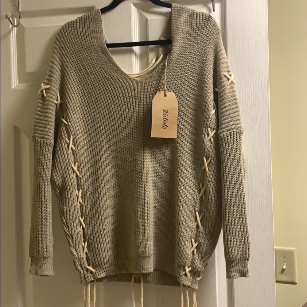 Listicle V Neck Sweater